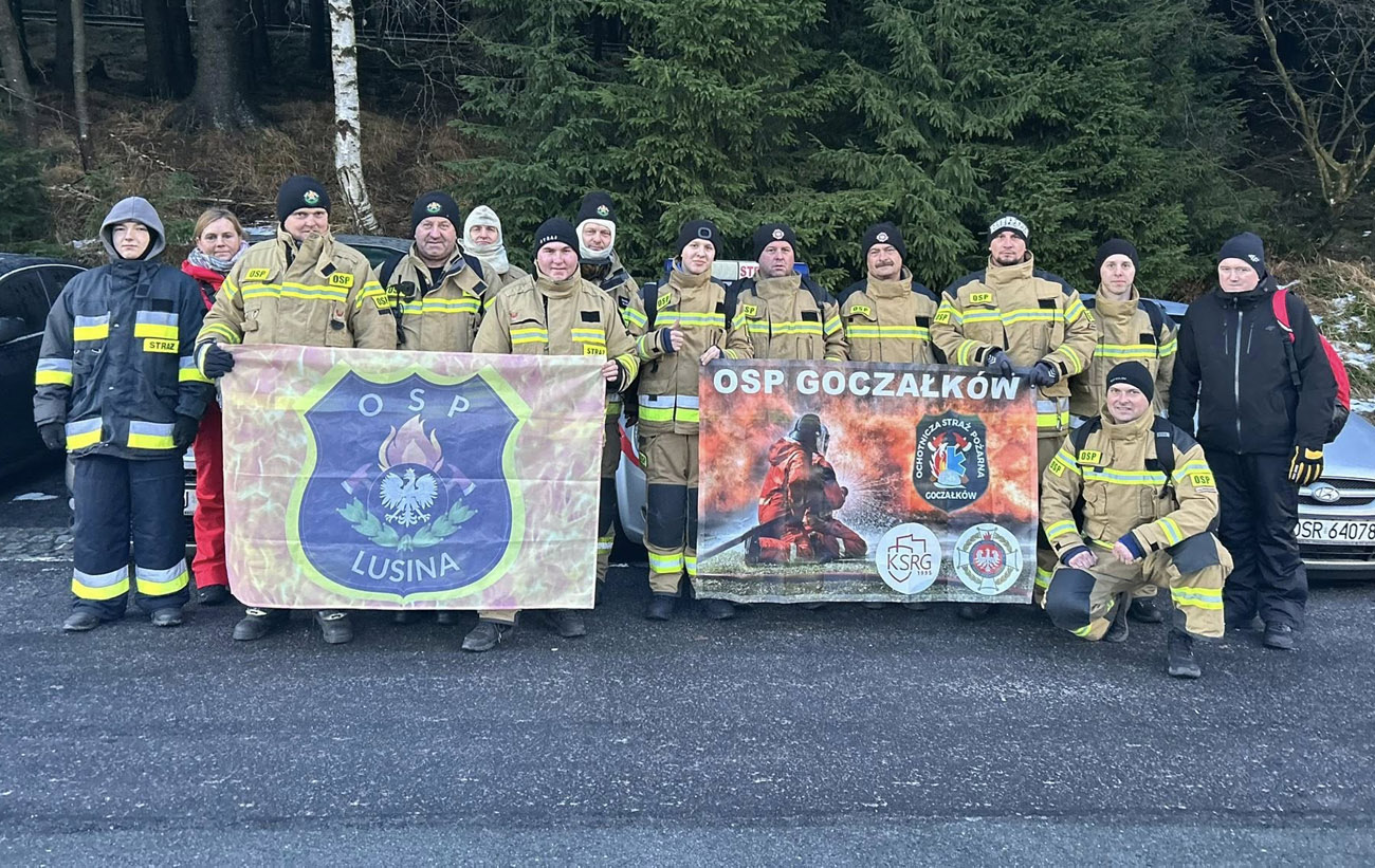 Strażacy z Goczałkowa i Lusiny pokazali siłę i serce. Zdobyli Śnieżkę w szczytnym celu! [FOTO] 